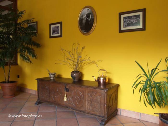 Hotel Villa De Cabrales อาเรนัส เด กาบราเลส ภายนอก รูปภาพ